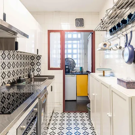 Front Complex With Direct Access To The Daire *